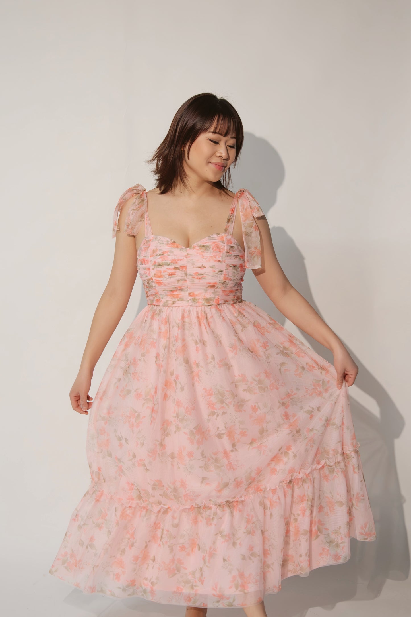 Sleeveless Sweetheart Midi Dress